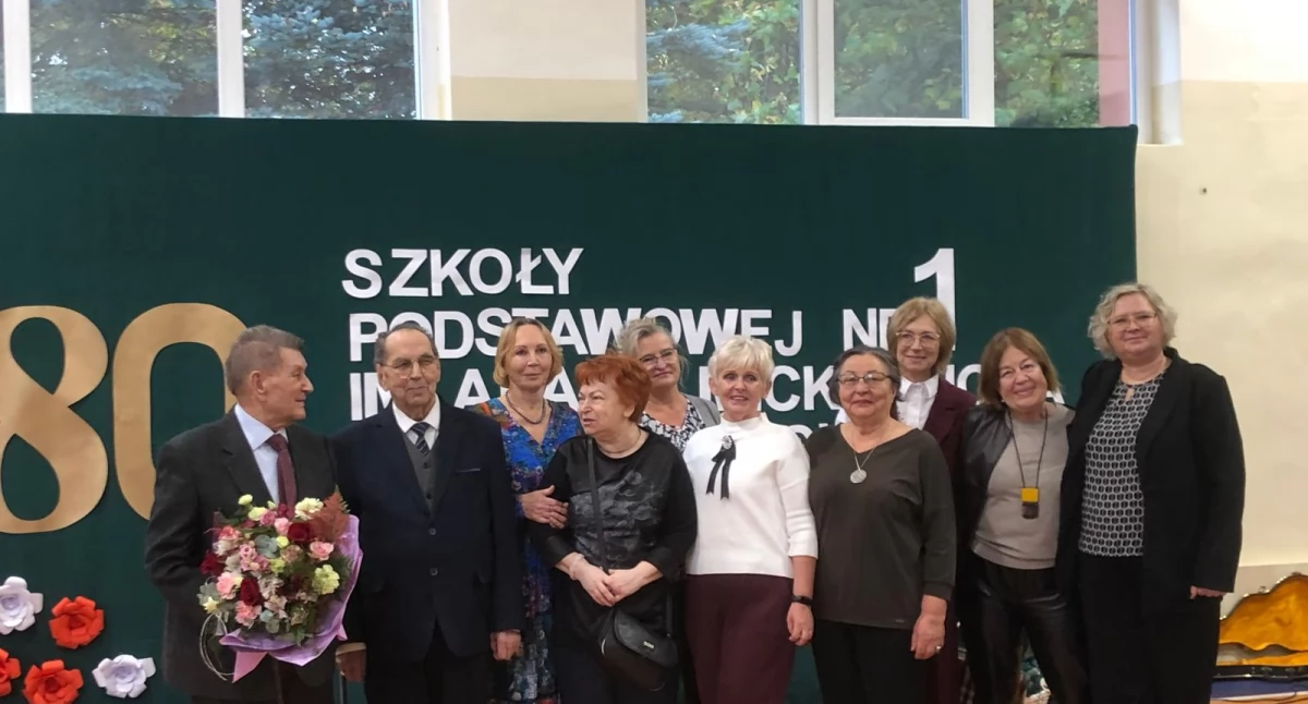 Edukacja i szkoły, Brzeg Dolny jubileusz lecia Szkoły Podstawowej wyjątkowe święto społeczności szkolnej - zdjęcie, fotografia