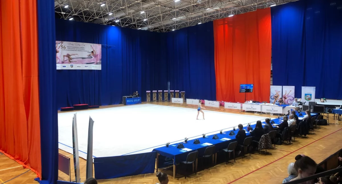 Konkursy i plebiscyty, Turniej Gimnastyce Artystycznej Puchar Burmistrza Brzegu Dolnego tradycja sportowe emocje Brzegu Dolnym - zdjęcie, fotografia