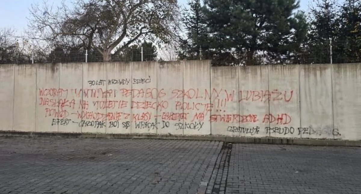 Taki napis pojawił się na murze w Lubiążu.
