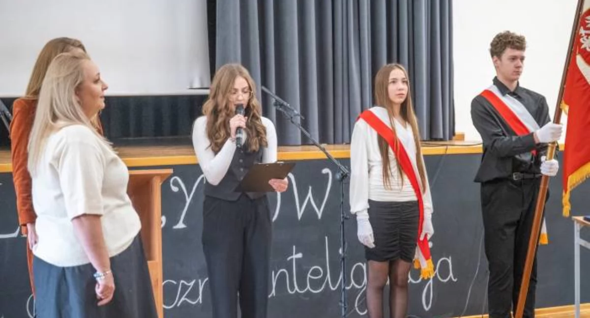 Edukacja i szkoły, XXXIII Biesiada Ossolińczyków Liceum Ossolińskiego Brzegu Dolnym - zdjęcie, fotografia