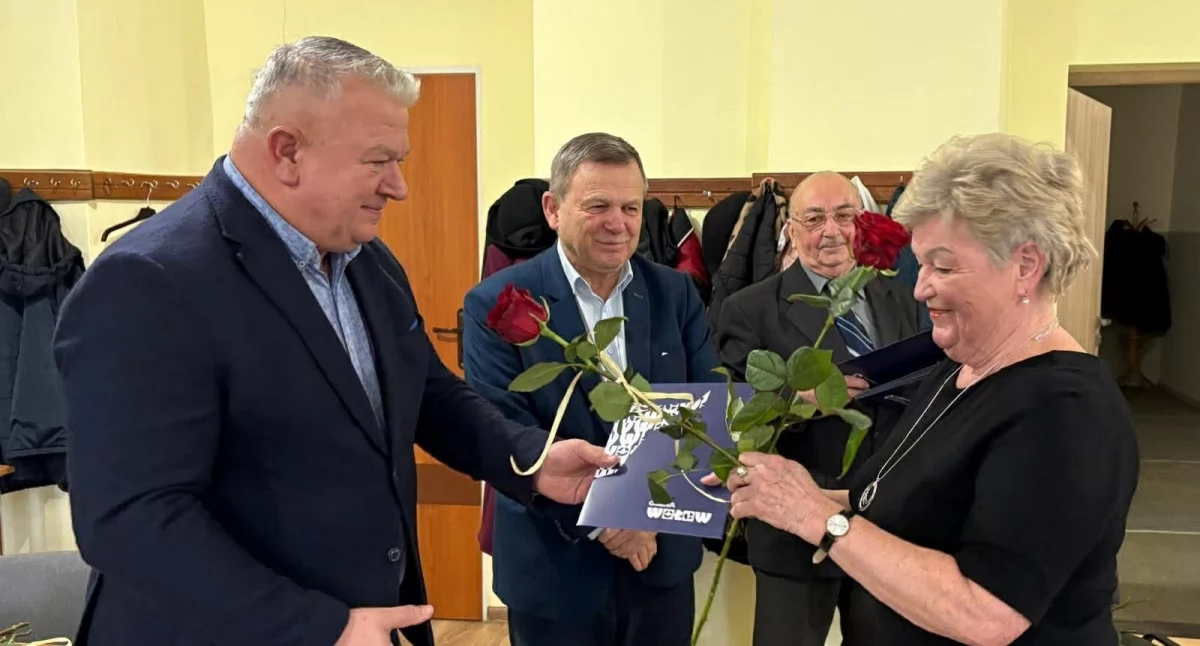 Święta i obchody, obchodzili urodziny Związku Emerytów Rencistów Inwalidów - zdjęcie, fotografia