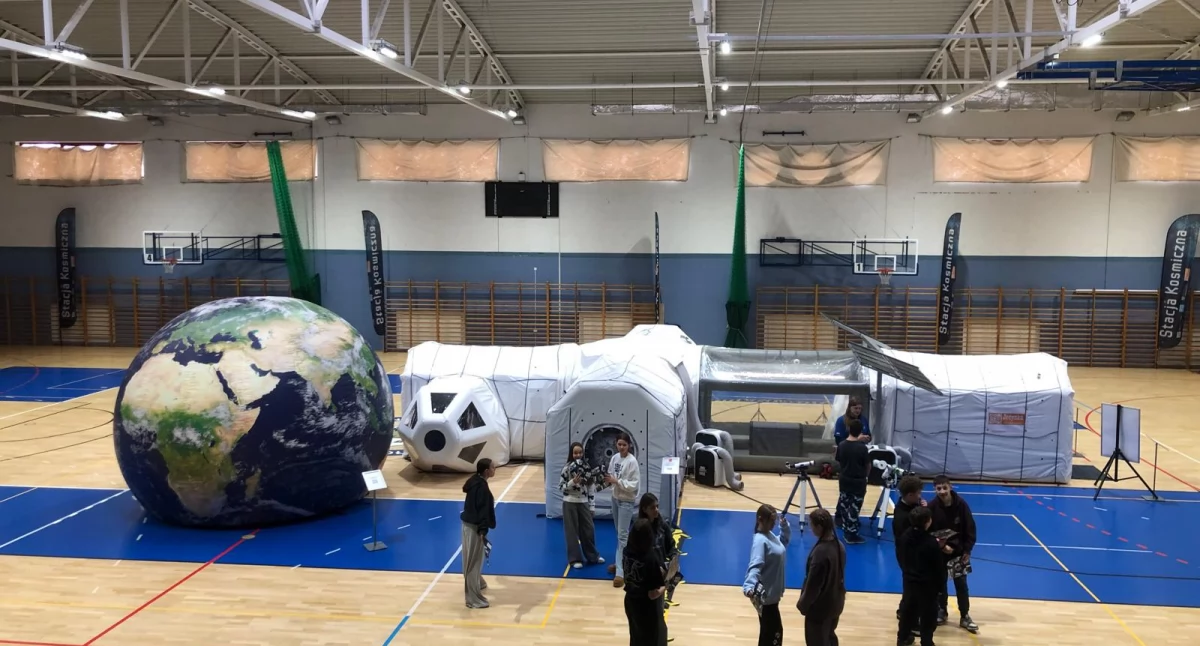 Warsztaty, Kosmiczna ekspozycja „Discovery Space Station” Wołowie nauka inspiracja młodych odkrywców - zdjęcie, fotografia
