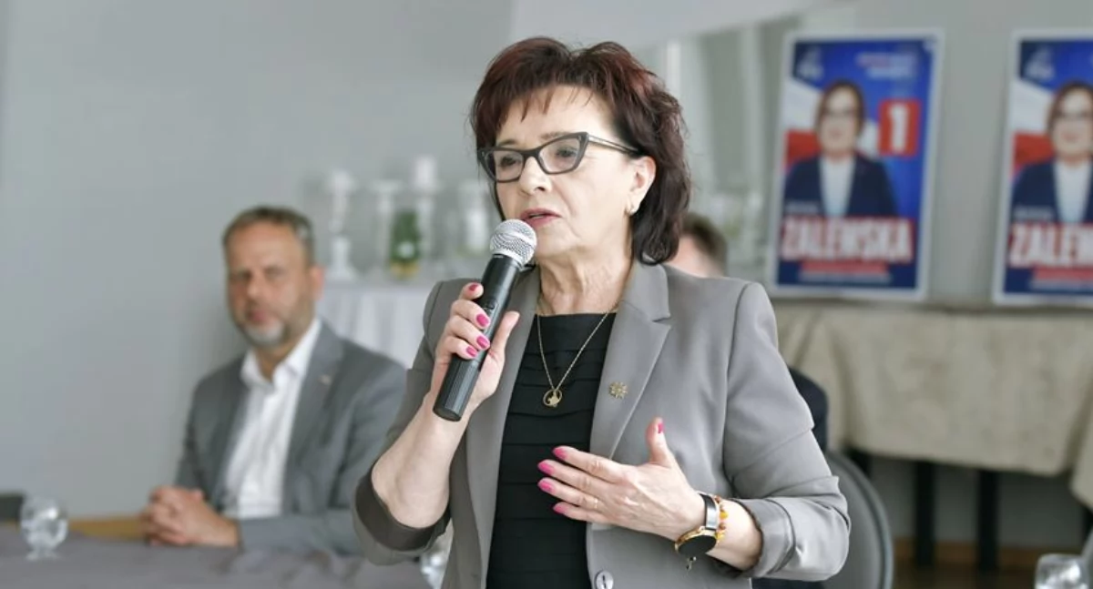 Polityka, Elżbieta Witek Paweł Hreniak spotkają mieszkańcami Wołowa „Czas Polski Program Polaków” bibliotece miejskiej - zdjęcie, fotografia