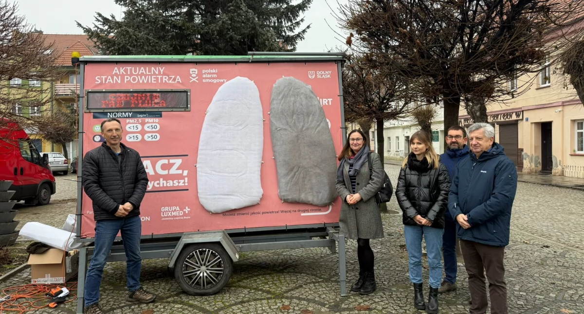 Mobilne płuca stanęły w sercu Brzegu Dolnego.
