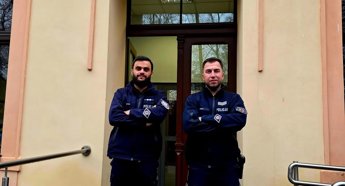 Bezpieczeństwo, Wyścig czasem życie policyjna eskorta uratowała młodą pacjentkę - zdjęcie, fotografia