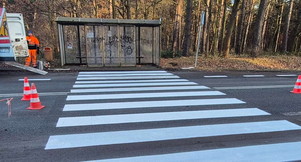 Inwestycje, przejścia pieszych drogach powiatowych - zdjęcie, fotografia