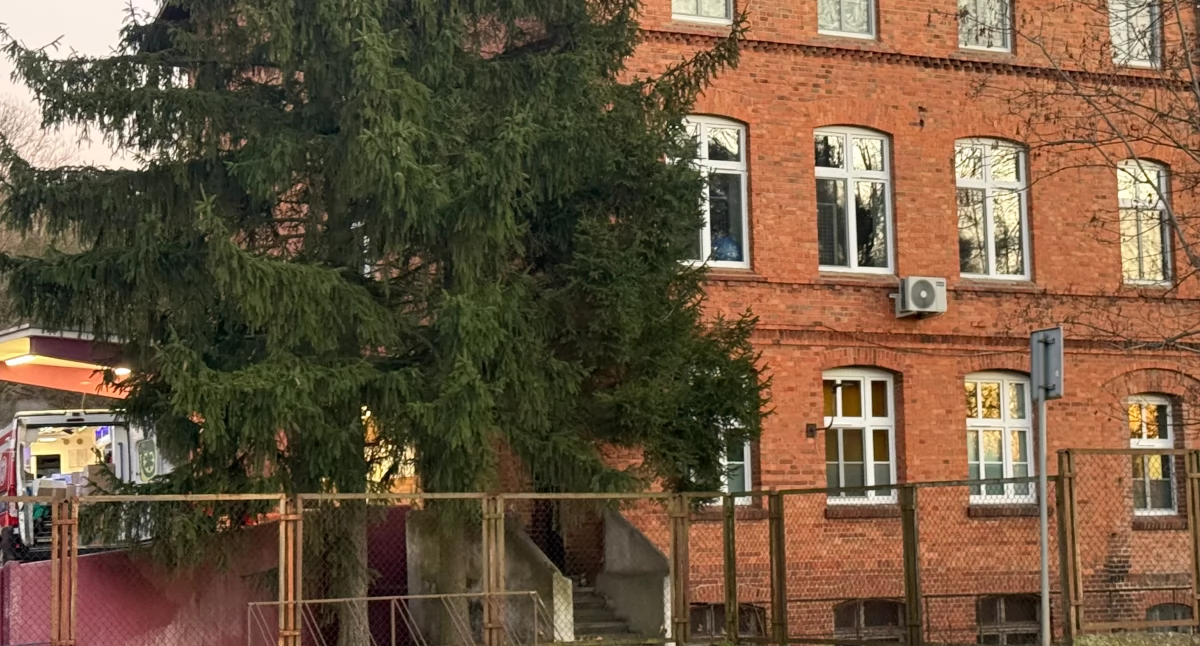 Pomoc, Ambulatorium chirurgiczne Brzegu Dolnym coraz bliżej oznacza mieszkańców - zdjęcie, fotografia