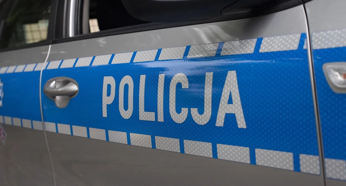 Wypadki i zdarzenia drogowe, Trudne warunki drogach powiatu wołowskiego Droga Bukowicach zablokowana Policja ostrzega kierowców - zdjęcie, fotografia