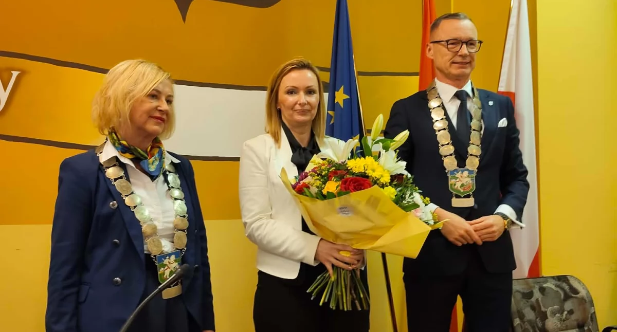 Radni i rady samorządowe, Ewelina Halczuk nową skarbnik Brzegu Dolnym - zdjęcie, fotografia