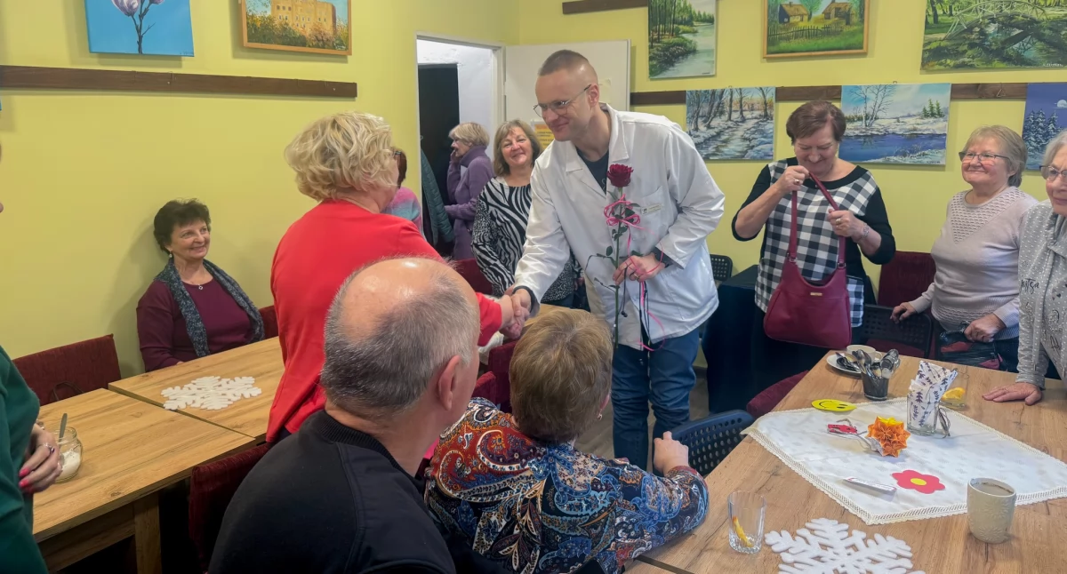 Zdrowie, Seniorzy Brzegu Dolnego rozmawiali zdrowiu profilaktyce - zdjęcie, fotografia