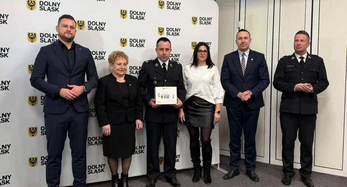 Bezpieczeństwo, Nowoczesny Krzydlinie Małej Sprzęt zwiększy bezpieczeństwo mieszkańców gminy Wołów - zdjęcie, fotografia
