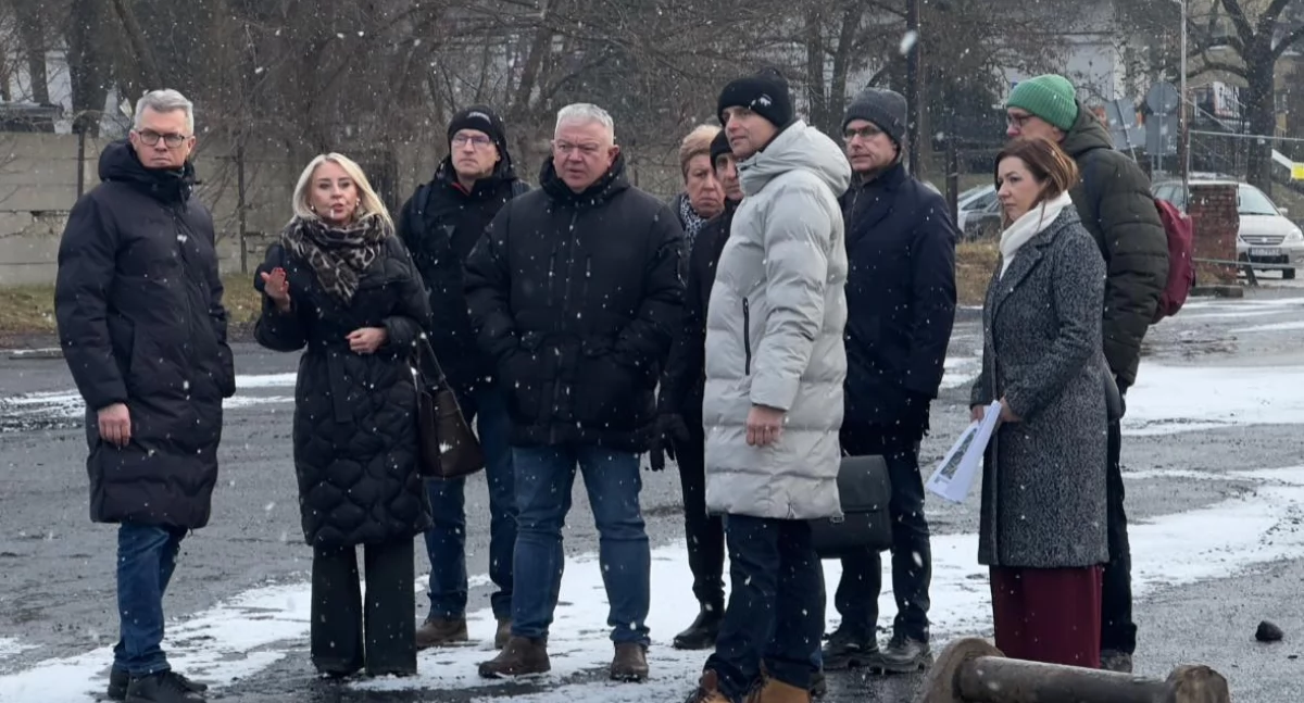 Inwestycje, parking dworcu kolejowym Wołowie coraz bliżej realizacji - zdjęcie, fotografia