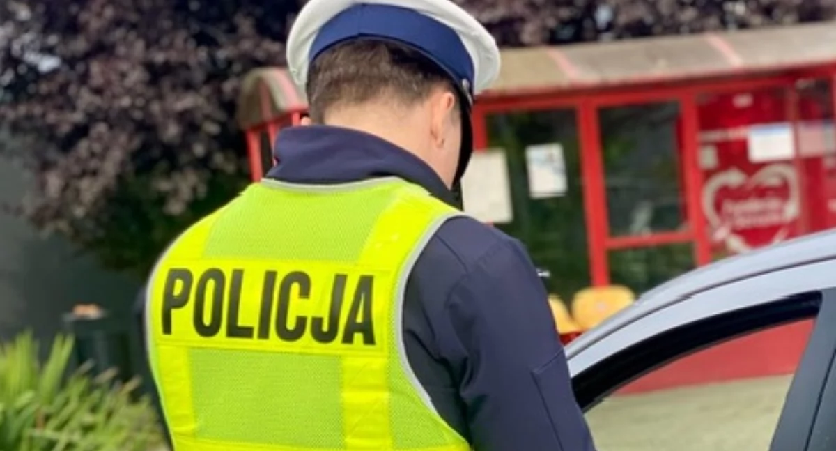 Bezpieczeństwo, Sześciodniowa akcja policji drogach lupą ciężarówki autobusy - zdjęcie, fotografia