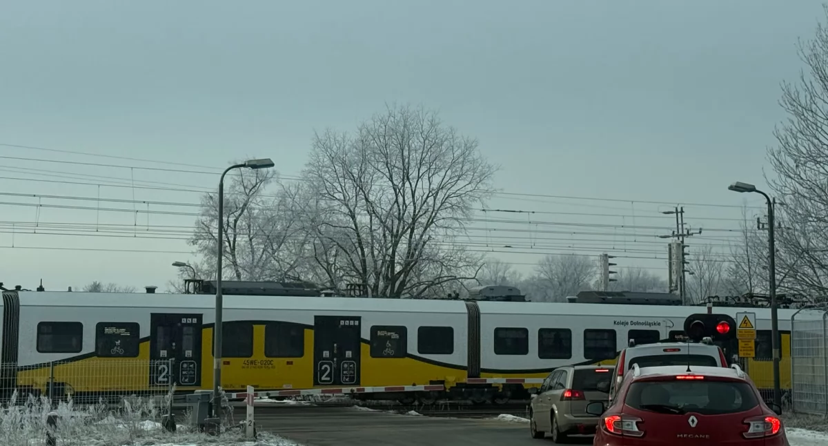 Komunikacja publiczna, Sytuacja kolei utrudnieniach Kurier Koleje Dolnośląskie - zdjęcie, fotografia