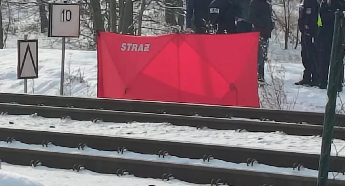 Wypadki i zdarzenia drogowe, Tragiczny wypadek torach Brzegu Dolnym Prokuratura wszczęła śledztwo - zdjęcie, fotografia