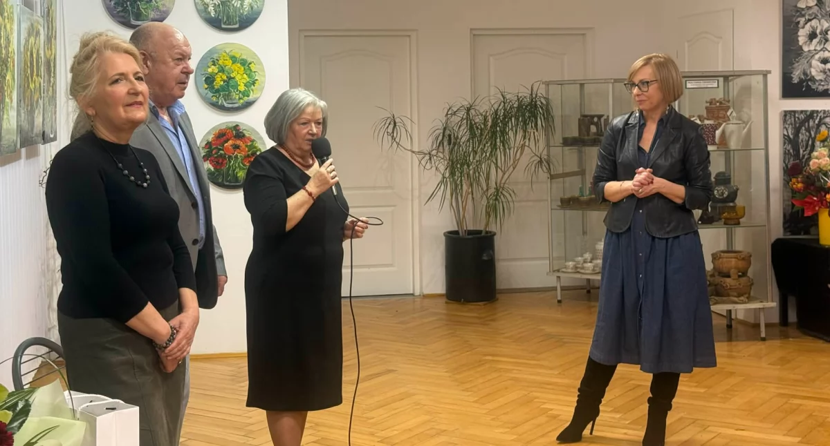 Malarstwo - Rzeźba , Ćwierć wieku pasją Jubileusz Urszuli Musiała Białowąs zgromadził pełną galerię Brzegu Dolnym - zdjęcie, fotografia