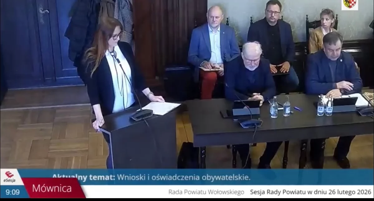 Polityka, Radna pozwem Fakty plotki zdecyduje treściach internetu - zdjęcie, fotografia