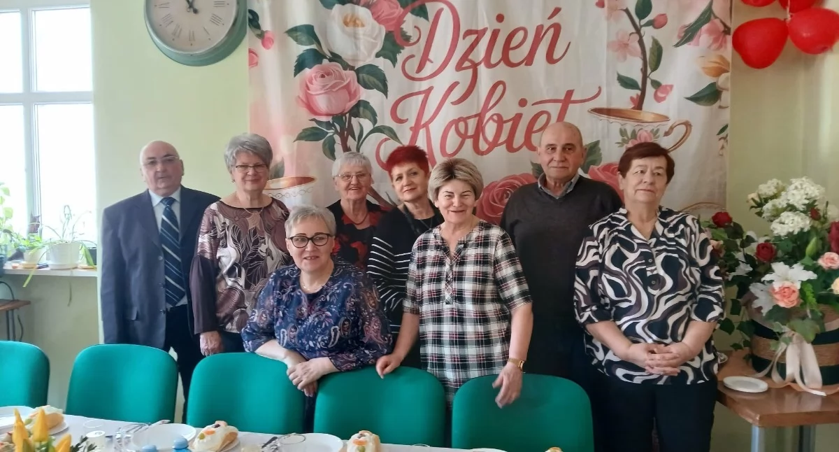 Święta i obchody, Dnień Kobiet Mężczyzn emerytów rencistów Wołowie - zdjęcie, fotografia