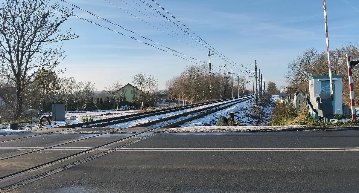 Inwestycje, przystanek kolejowy Brzegu Dolnym coraz bliżej Samorząd województwa deklaruje wsparcie - zdjęcie, fotografia