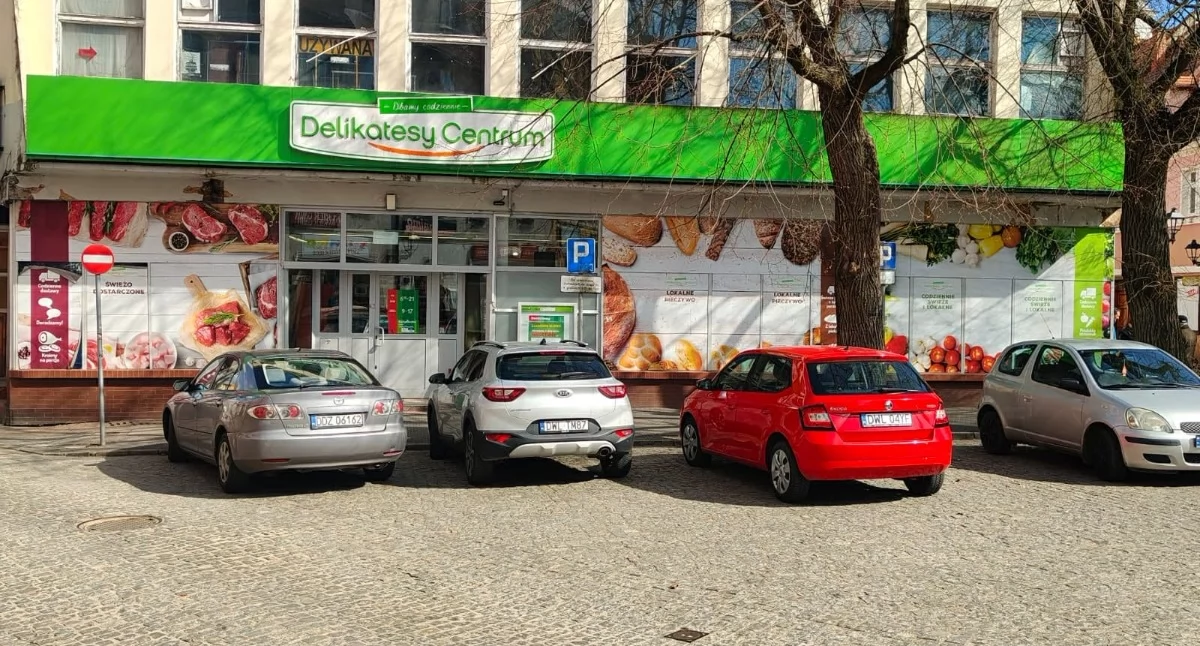Nieruchomości, Delikatesy Centrum znikają Wołowa smutna wiadomość mieszkańców - zdjęcie, fotografia