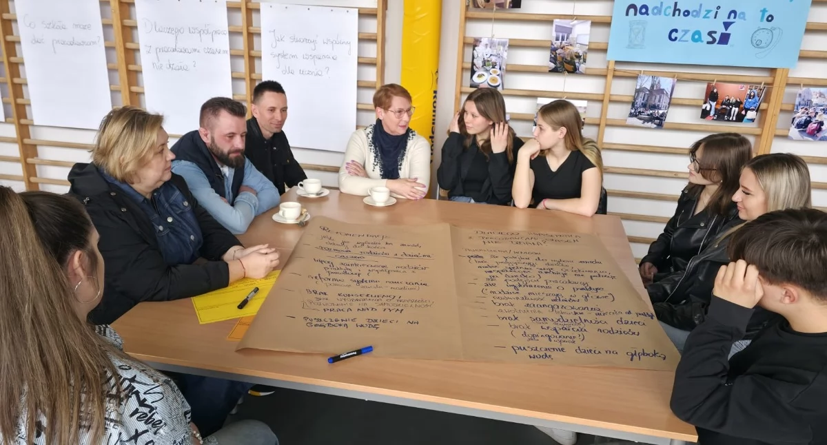 Edukacja i szkoły, Wspólna droga sukcesu „Kariera barier” Zespole Szkół Zawodowych Wołowie - zdjęcie, fotografia