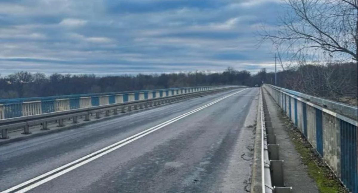 Inwestycje, Kierowcy muszą uzbroić cierpliwość Lubiążu idzie naprawy okrągły - zdjęcie, fotografia