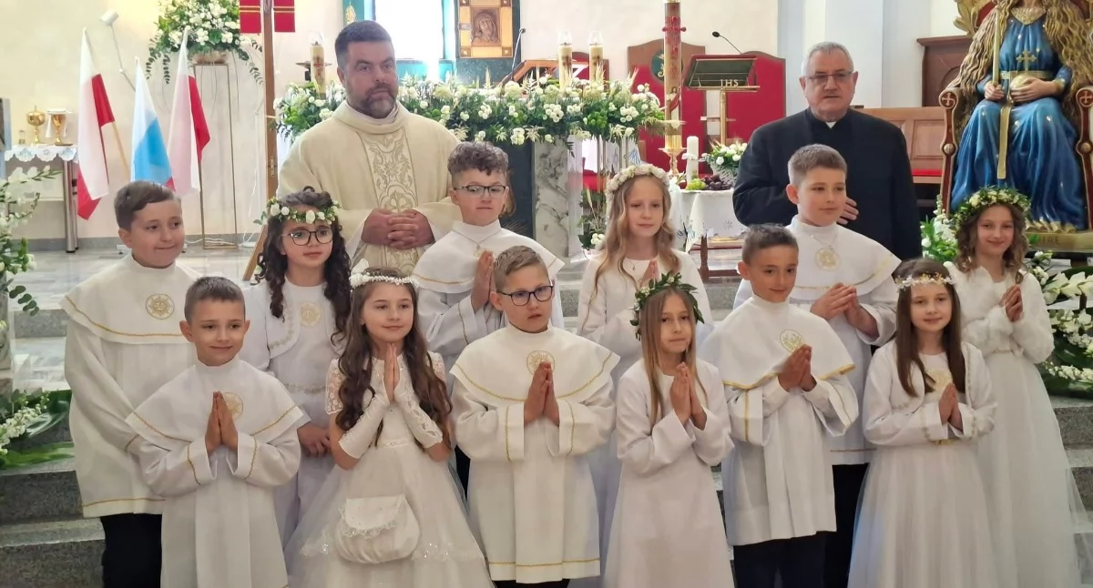 Komunia Święta- Brzeg Dolny, parafia NMP Królowej Polski. Zdjęcie: czytelnik.