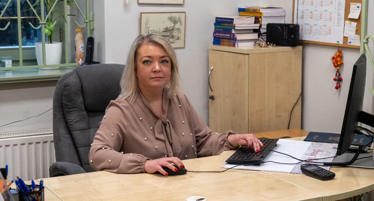 Praca w Urzędzie Stanu Cywilnego wymaga dużej dokładności, odpowiedzialności i znajomości przepisów, również z zakresu prawa międzynarodowego.
