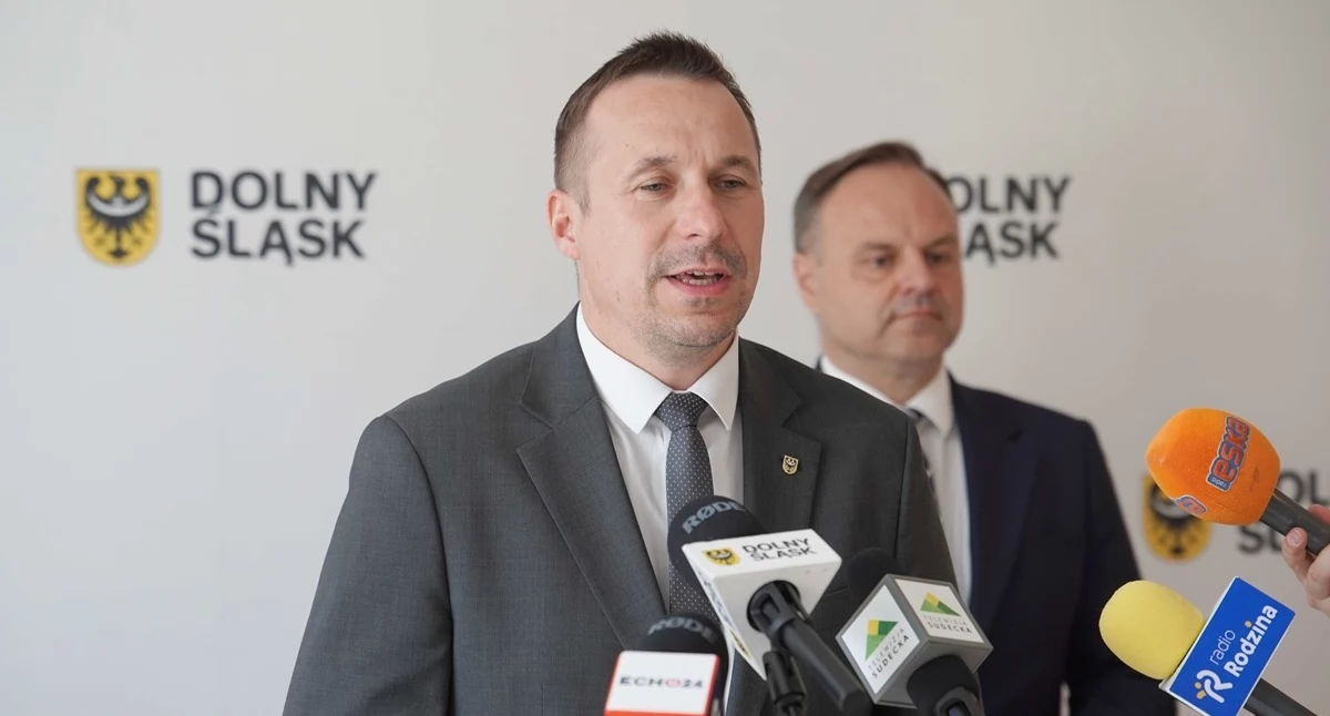 Chcemy przygotować dolnośląskie firmy na wyzwania przyszłości i wzmacniać bezpieczeństwo regionalnej gospodarki – marszałek Paweł Gancarz