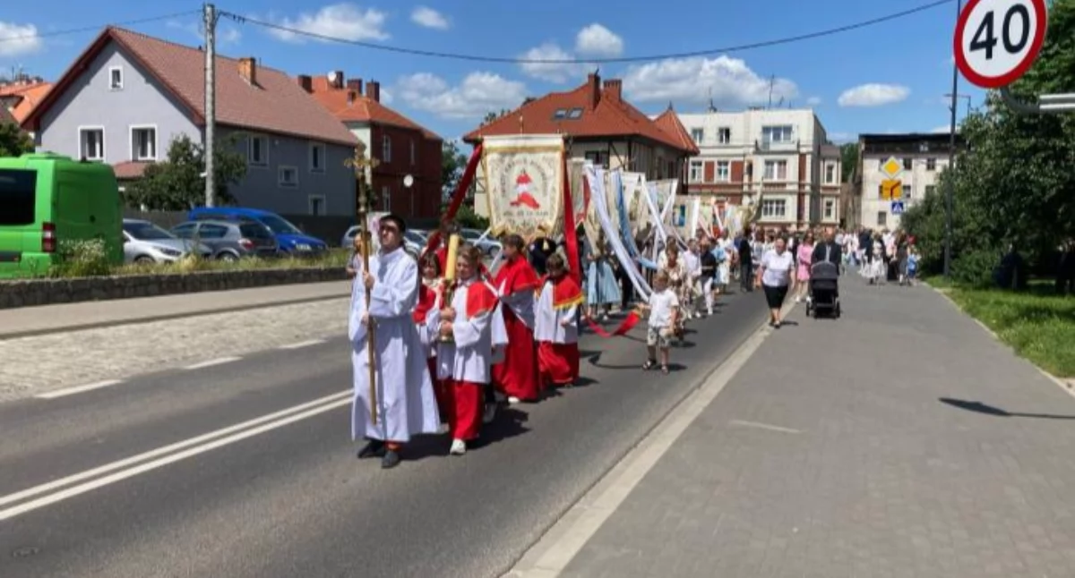 Święta i obchody, Uroczystość Bożego Ciała Harmonogram procesji Wołowie Brzegu Dolnym - zdjęcie, fotografia