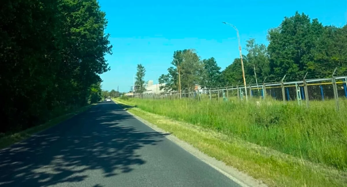 Koszenie poboczy jest ważne dla bezpieczeństwa. 