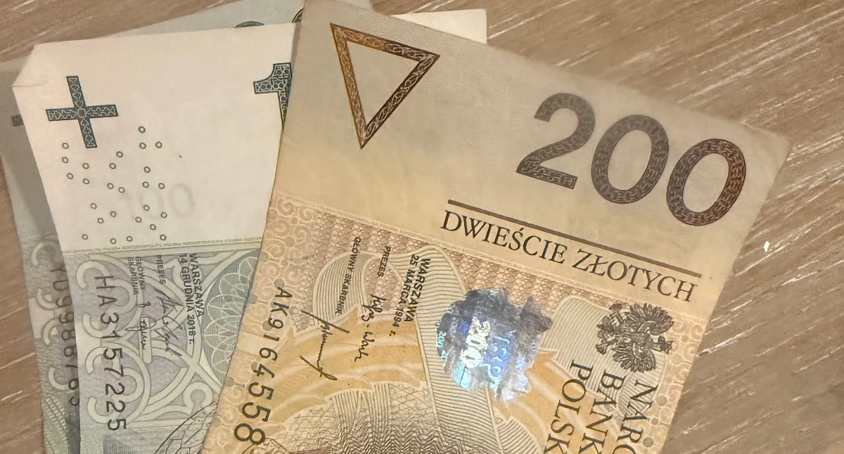 Komunikaty urzędów, wypłaci rodzicom wyrównanie Koniec czerwca ostateczny termin wnioski duże zmiany Ukraińców - zdjęcie, fotografia