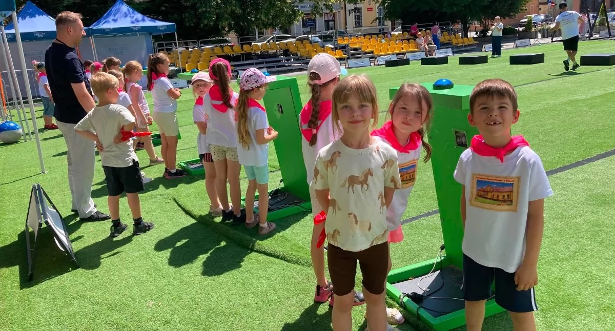 Inne sporty, Crossfit opanował rynek Wołowie! Sportowy weekend dzieci całych rodzin służb mundurowych - zdjęcie, fotografia