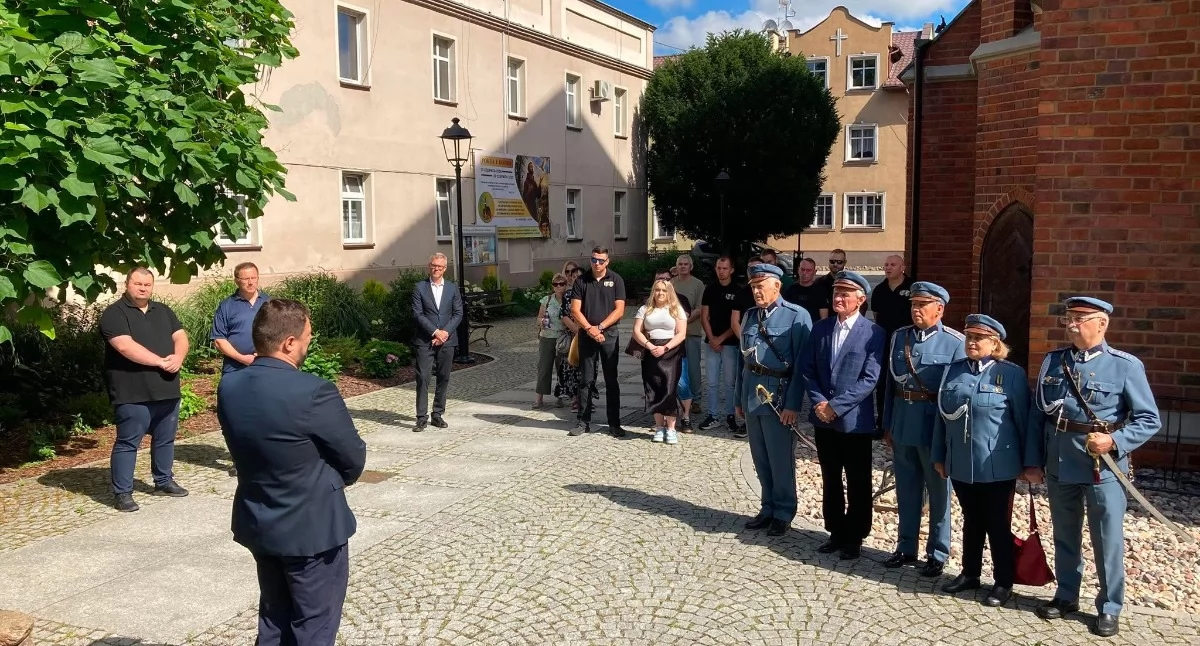 Święta i obchody, Wołów uczcił pamięć ofiar Galicja dzisiejsze uroczystości jutro święta - zdjęcie, fotografia