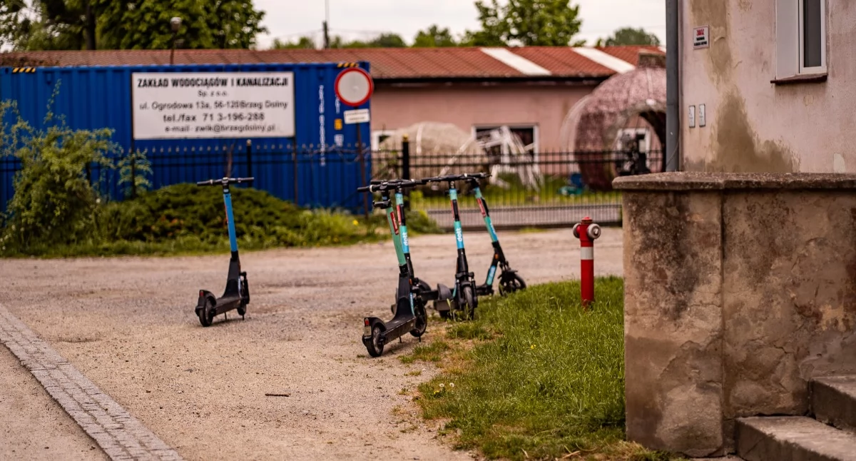 Bezpieczeństwo, Jeździsz hulajnogą Lepiej poznaj przepisy zanim zapłacisz mandat doprowadzisz wypadku - zdjęcie, fotografia
