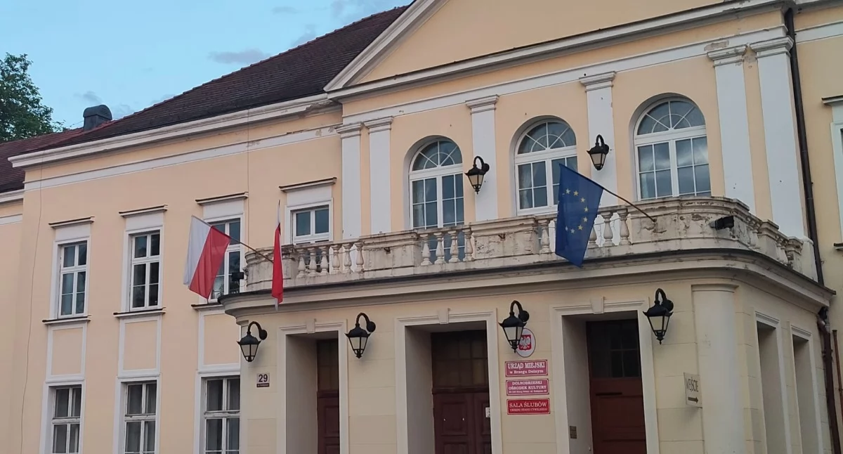Komunikaty urzędów, Drugi konkurs dyrektora Brzegu Dolnym nierozstrzygnięty Znamy nazwiska kandydatów - zdjęcie, fotografia