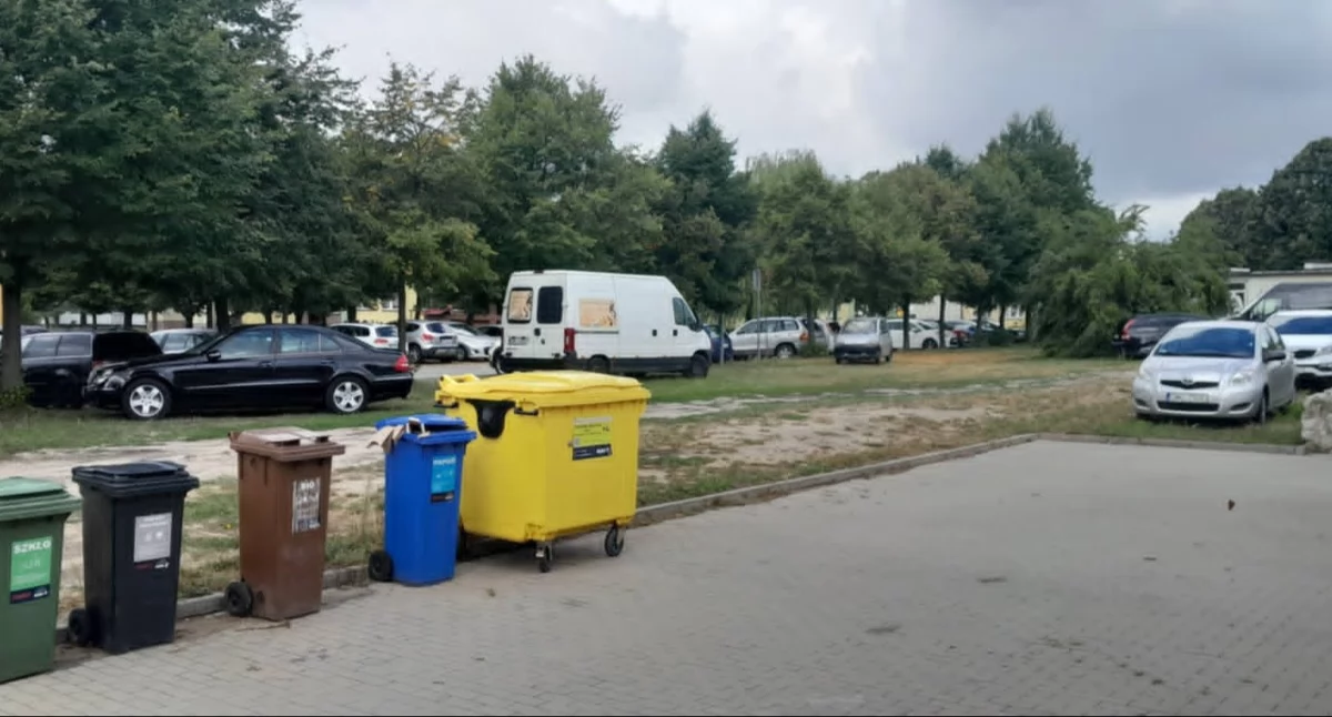 Inwestycje, Zielona zamiast nieużytku Rusza budowa nowego skweru Braci Korczyńskich Brzegu Dolnym - zdjęcie, fotografia