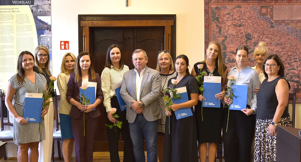 Edukacja i szkoły, Siedmiu nauczycieli Powiatu Wołowskiego awansem zawodowym - zdjęcie, fotografia