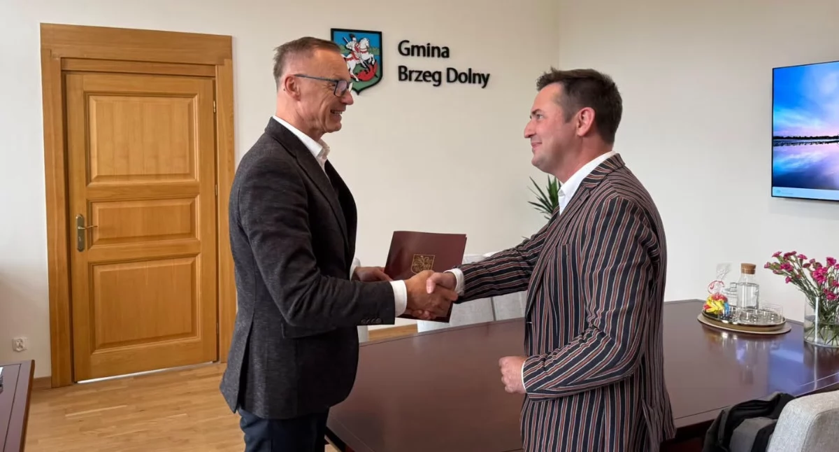 Inwestycje, Zwiększamy bezpieczeństwo wodne umowa retencję zbiorników gminie Brzeg Dolny podpisana - zdjęcie, fotografia