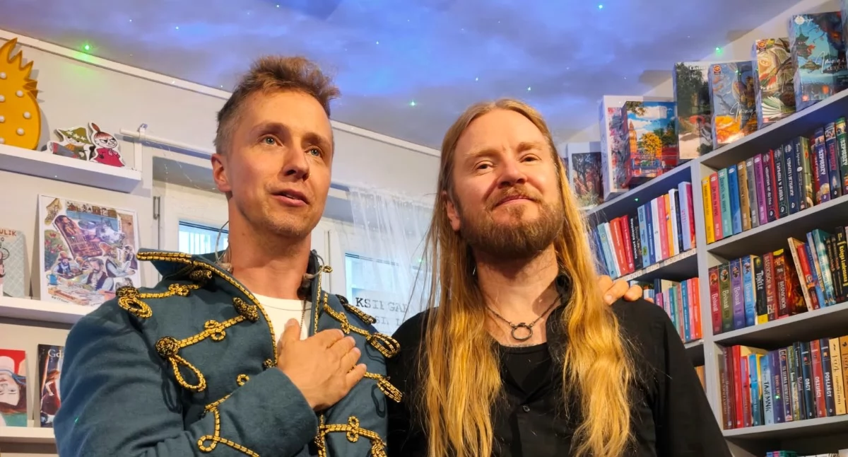 Ragnar Olafsson i Glorious Leader.