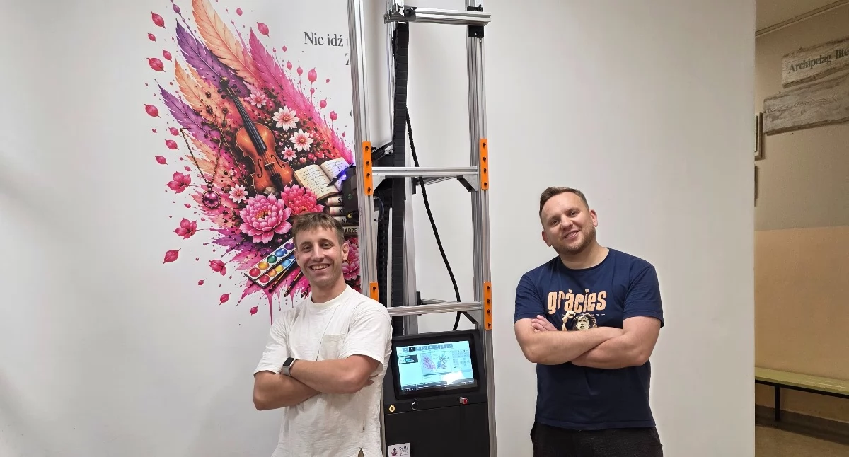 Rozmowy i reportaże, Ściana efektem „wow” Nowoczesna technologia zawitała Brzegu Dolnego Wołowa - zdjęcie, fotografia