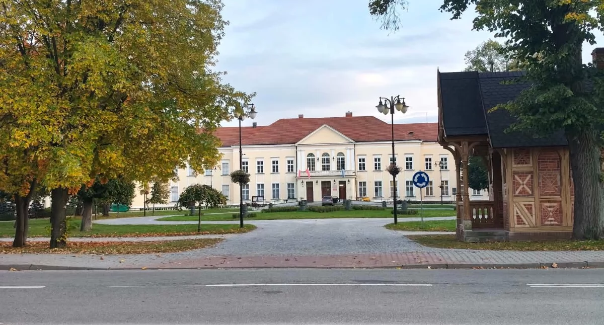 Komunikaty urzędów, wpływ swoją gminę! Brzeg Dolny zaprasza wspólnego stołu - zdjęcie, fotografia