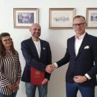 Podpisanie umowy na wykonanie dokumentacji projektowej Boiska Wielofunkcyjnego
