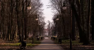 Zastrzelił się z broni w parku w Brzegu Dolnym. Prokuratura prowadzi śledztwo