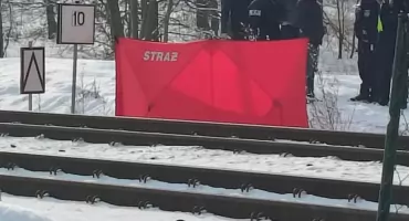 Tragiczny wypadek na torach w Brzegu Dolnym. Prokuratura wszczęła śledztwo