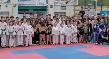 MOCNY START. 54 medale i 1. miejsce drużynowo