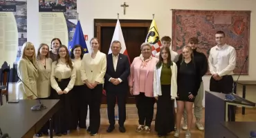 Powiat Wołowski nagrodził najzdolniejszych. Stypendia dla uczniów rozdane