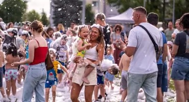 Piana, policyjne syreny i wielkie skakanie. Wołów świętował Dzień Dziecka