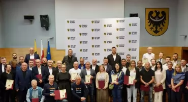 Boiska, trybuny, sprzęt – dolnośląskie kluby ze wsparciem samorządu