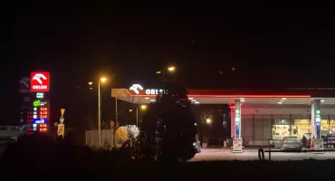 Tankowanie przed wakacjami może być droższe. Rząd wycofuje część osłon dla kierowców